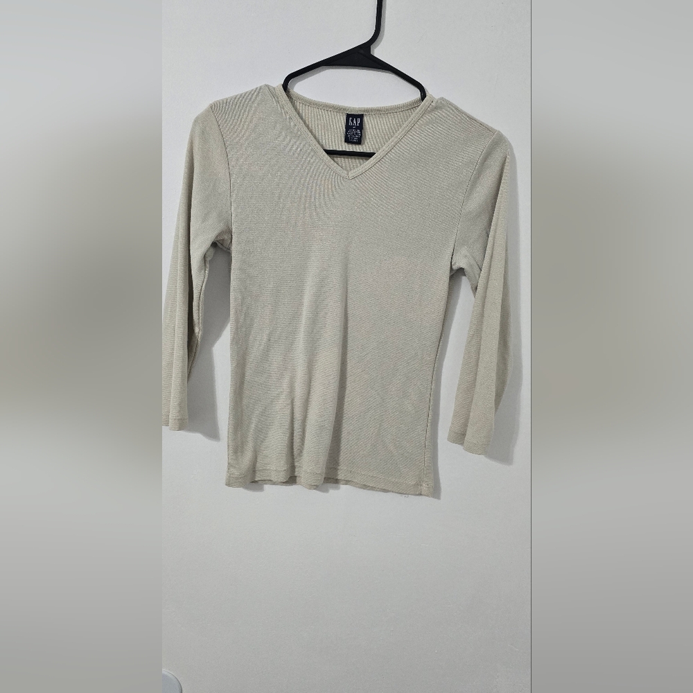 GAP Cream V-Neck Sweater Lightweight Knit